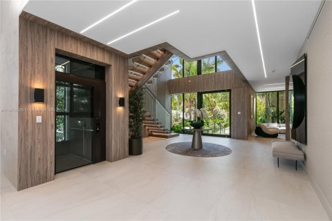 Casa en venta en Miami, Florida, 6 dormitorios, 762.73 m2 № 1415232 - foto 6