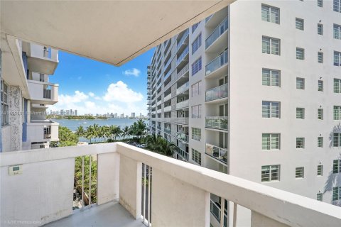 Condo in Miami Beach, Florida, 1 bedroom  № 1410943 - photo 8