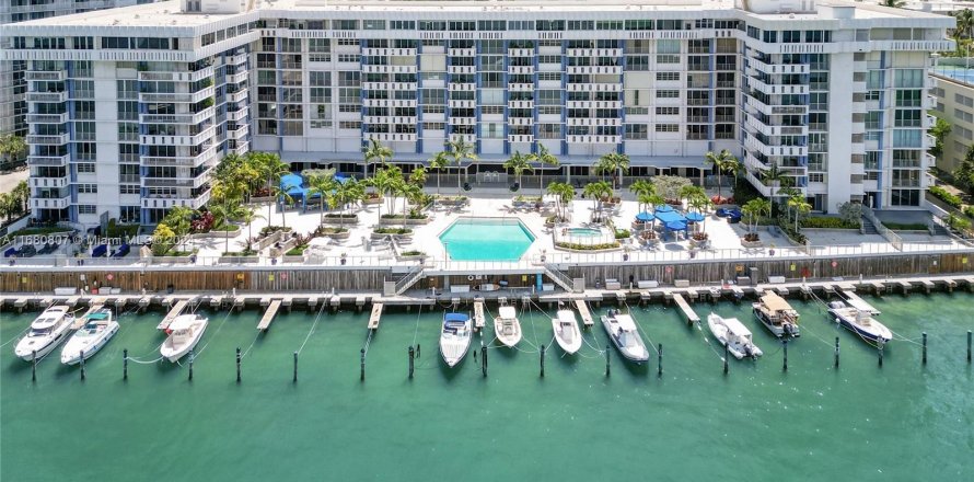 Condo in Miami Beach, Florida, 1 bedroom  № 1410943