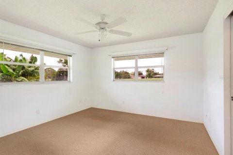 House in Sarasota, Florida 3 bedrooms, 248.14 sq.m. № 1342567 - photo 30