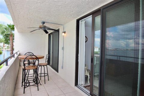 Condo in Hudson, Florida, 2 bedrooms  № 1342600 - photo 26