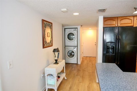 Condo in Hudson, Florida, 2 bedrooms  № 1342600 - photo 5