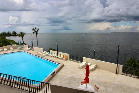 Condo in Hudson, Florida, 2 bedrooms  № 1342600 - photo 1