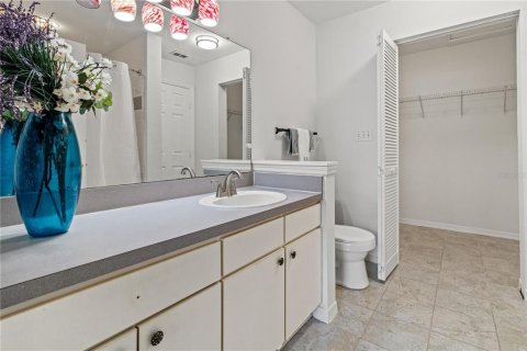 Condo in Tampa, Florida, 1 bedroom  № 1360933 - photo 13