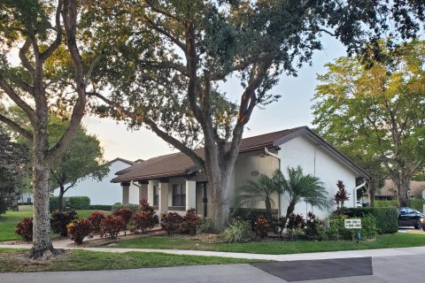 Villa ou maison à vendre à Coconut Creek, Floride: 2 chambres, 137.87 m2 № 1172270 - photo 8