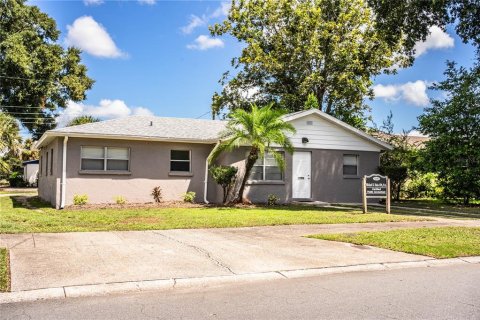 Immobilier commercial à louer à Lakeland, Floride: 164.9 m2 № 1343643 - photo 3