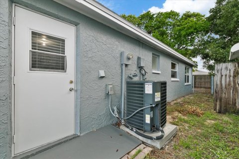 House in Holiday, Florida 3 bedrooms, 129.41 sq.m. № 1343679 - photo 23