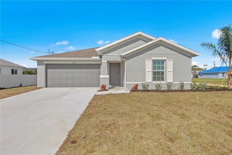 House in Port Charlotte, Florida 3 bedrooms, 144.09 sq.m. № 1376294 - photo 3