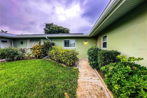 Villa ou maison à vendre à Fort Myers, Floride: 2 chambres, 145.58 m2 № 1105116 - photo 2
