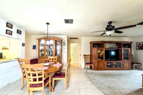 House in Fort Myers, Florida 2 bedrooms, 145.58 sq.m. № 1105116 - photo 14