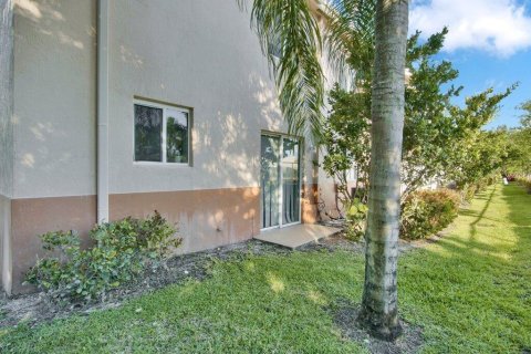 Condo in West Palm Beach, Florida, 3 bedrooms  № 1118584 - photo 8