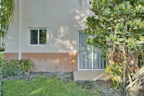 Condo in West Palm Beach, Florida, 3 bedrooms  № 1118584 - photo 11