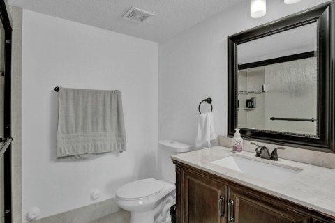 Condo in West Palm Beach, Florida, 3 bedrooms  № 1118584 - photo 19