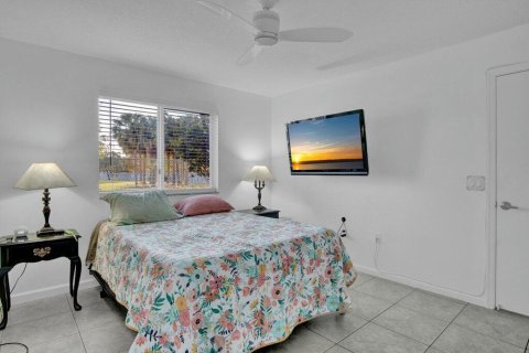 Condo in West Palm Beach, Florida, 3 bedrooms  № 1118584 - photo 12