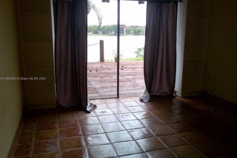 Townhouse in Miami, Florida 2 bedrooms, 157.93 sq.m. № 495335 - photo 16