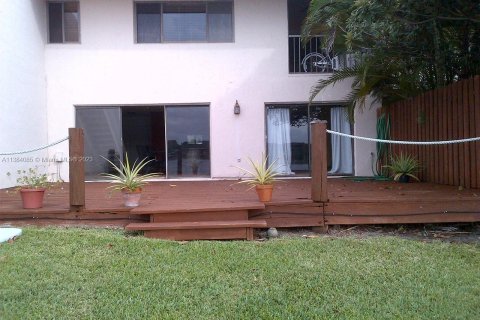 Townhouse in Miami, Florida 2 bedrooms, 157.93 sq.m. № 495335 - photo 4