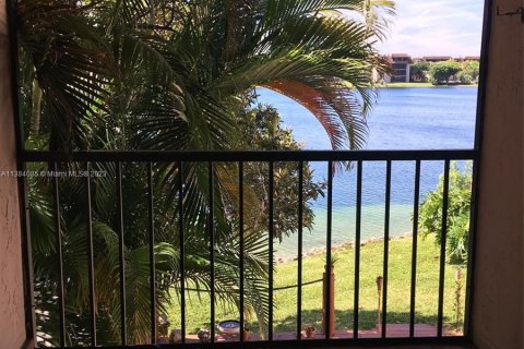 Купить таунхаус в Майами, Флорида 2 спальни, 157.93м2, № 495335 - фото 26