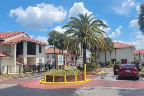 Condominio en venta en Orlando, Florida, 2 dormitorios, 113.99 m2 № 1003864 - foto 1