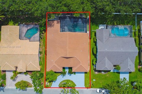 House in Coral Springs, Florida 5 bedrooms, 286.42 sq.m. № 1329609 - photo 3