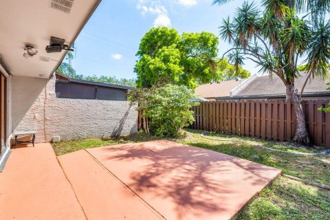 House in Pembroke Pines, Florida 2 bedrooms, 98.48 sq.m. № 1217485 - photo 6