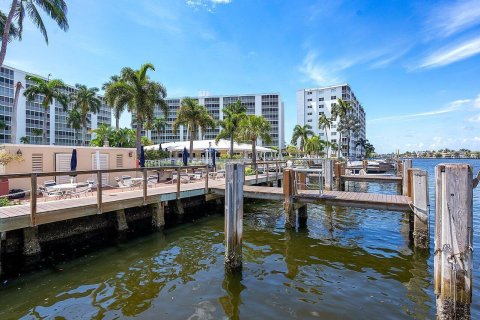 Condo in Highland Beach, Florida, 2 bedrooms  № 1178620 - photo 19