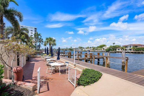 Condo in Highland Beach, Florida, 2 bedrooms  № 1178620 - photo 20