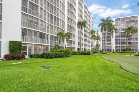 Condo in Highland Beach, Florida, 2 bedrooms  № 1178620 - photo 22