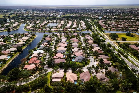 House in Parkland, Florida 5 bedrooms, 284.56 sq.m. № 1168486 - photo 29