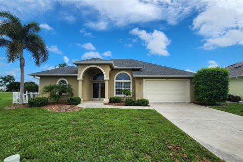 Villa ou maison à vendre à Punta Gorda, Floride: 3 chambres, 195.65 m2 № 1307717 - photo 1