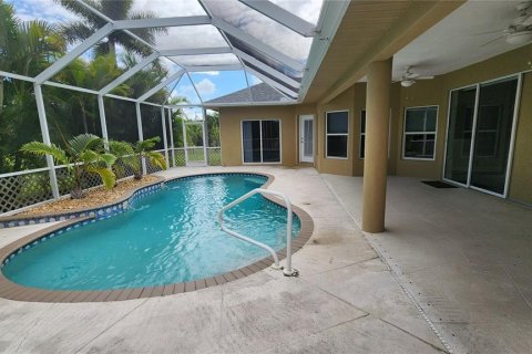 House in Punta Gorda, Florida 3 bedrooms, 195.65 sq.m. № 1307717 - photo 4