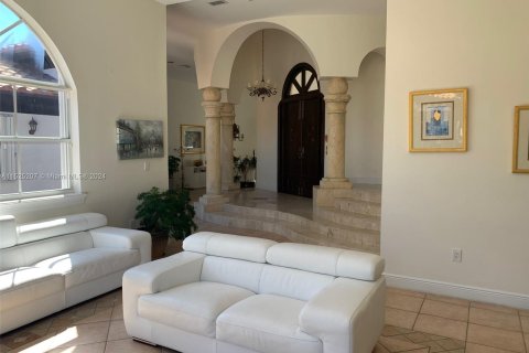 Villa ou maison à vendre à Miami Lakes, Floride: 5 chambres, 446.21 m2 № 983209 - photo 22