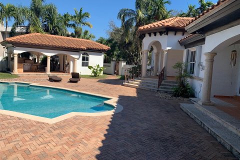 Купить виллу или дом в Майами-Лейкс, Флорида 5 спален, 446.21м2, № 983209 - фото 29