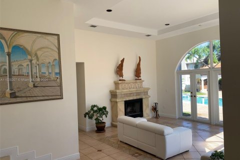 Villa ou maison à vendre à Miami Lakes, Floride: 5 chambres, 446.21 m2 № 983209 - photo 25