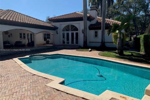 Casa en venta en Miami Lakes, Florida, 5 dormitorios, 446.21 m2 № 983209 - foto 28