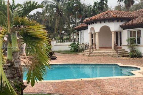 Villa ou maison à vendre à Miami Lakes, Floride: 5 chambres, 446.21 m2 № 983209 - photo 13