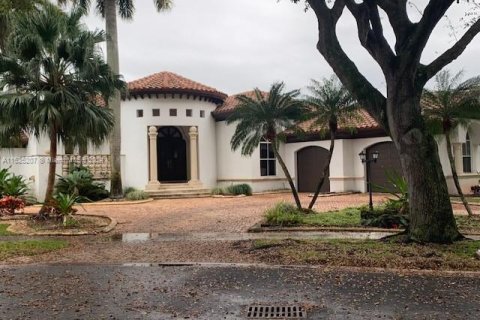Купить виллу или дом в Майами-Лейкс, Флорида 5 спален, 446.21м2, № 983209 - фото 7