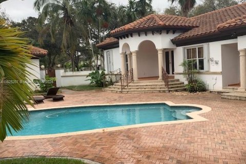 Villa ou maison à vendre à Miami Lakes, Floride: 5 chambres, 446.21 m2 № 983209 - photo 11