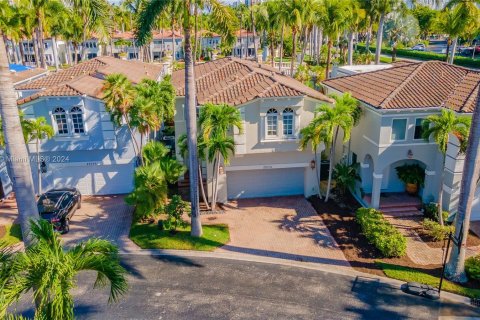 Villa ou maison à vendre à Aventura, Floride: 4 chambres, 219.34 m2 № 983208 - photo 3