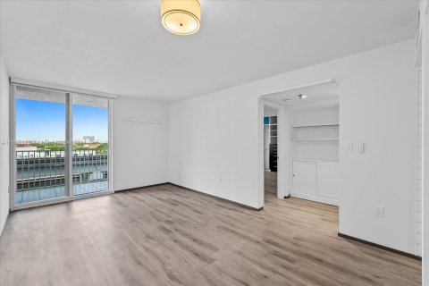 Copropriété à vendre à Miami, Floride: 1 chambre, 53.42 m2 № 1378723 - photo 8