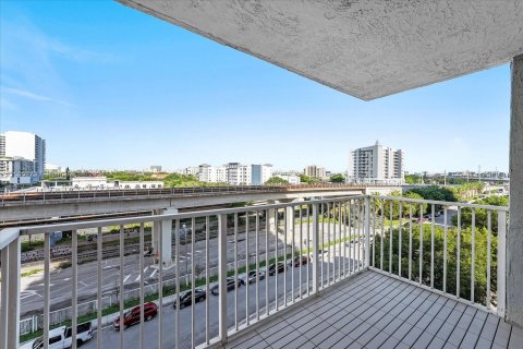 Copropriété à vendre à Miami, Floride: 1 chambre, 53.42 m2 № 1378723 - photo 13