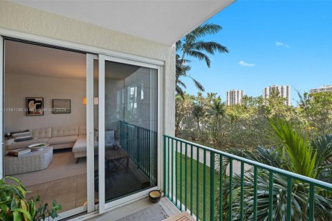 Condo in Aventura, Florida, 2 bedrooms  № 1095190 - photo 24