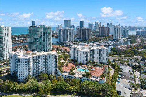 Condo in Aventura, Florida, 2 bedrooms  № 1095190 - photo 29