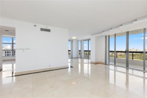 Condo in Aventura, Florida, 2 bedrooms  № 1095227 - photo 1