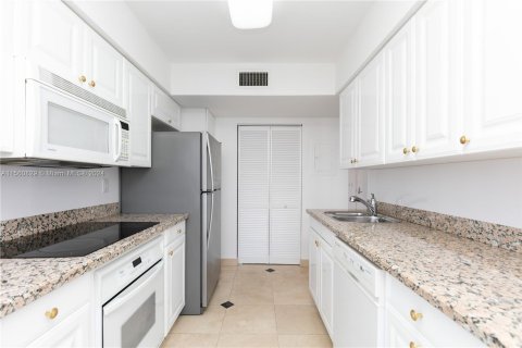 Condo in Aventura, Florida, 2 bedrooms  № 1095227 - photo 14