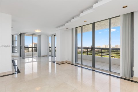 Condominio en venta en Aventura, Florida, 2 dormitorios, 126.44 m2 № 1095227 - foto 3