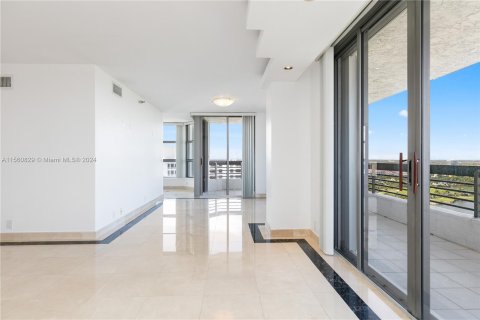 Condominio en venta en Aventura, Florida, 2 dormitorios, 126.44 m2 № 1095227 - foto 4