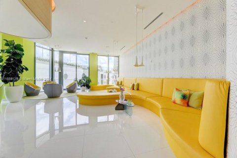 Condominio en alquiler en Miami, Florida, 3 dormitorios, 123 m2 № 1352238 - foto 13