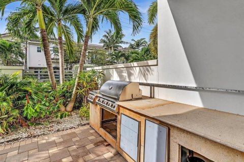 Townhouse in Fort Lauderdale, Florida 3 bedrooms, 218.51 sq.m. № 1351959 - photo 24