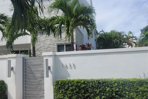 Touwnhouse à vendre à Fort Lauderdale, Floride: 3 chambres, 218.51 m2 № 1351959 - photo 2