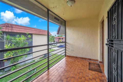 Condominio en venta en Hialeah, Florida, 3 dormitorios, 91.04 m2 № 1351986 - foto 19